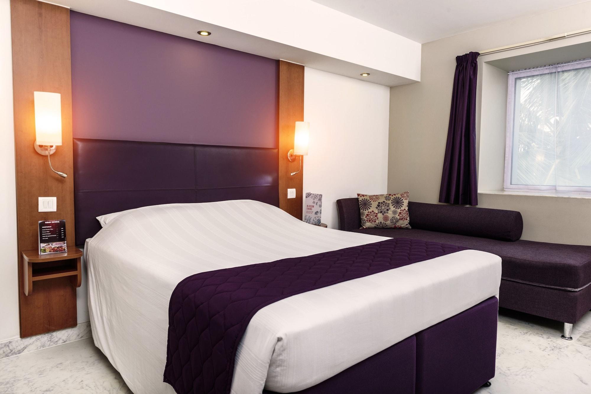 Caspia Hotel New Delhi Dış mekan fotoğraf