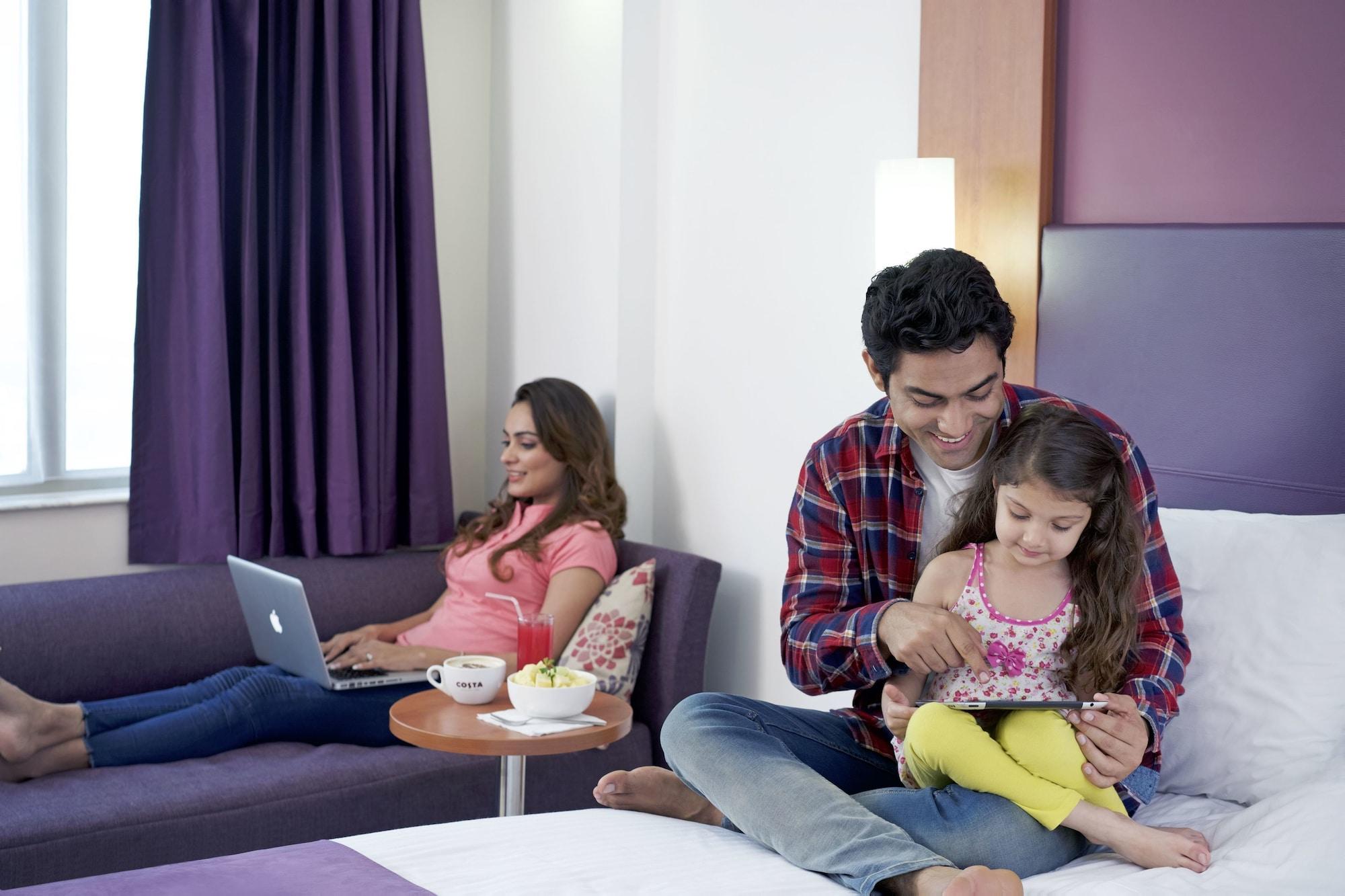 Caspia Hotel New Delhi Dış mekan fotoğraf