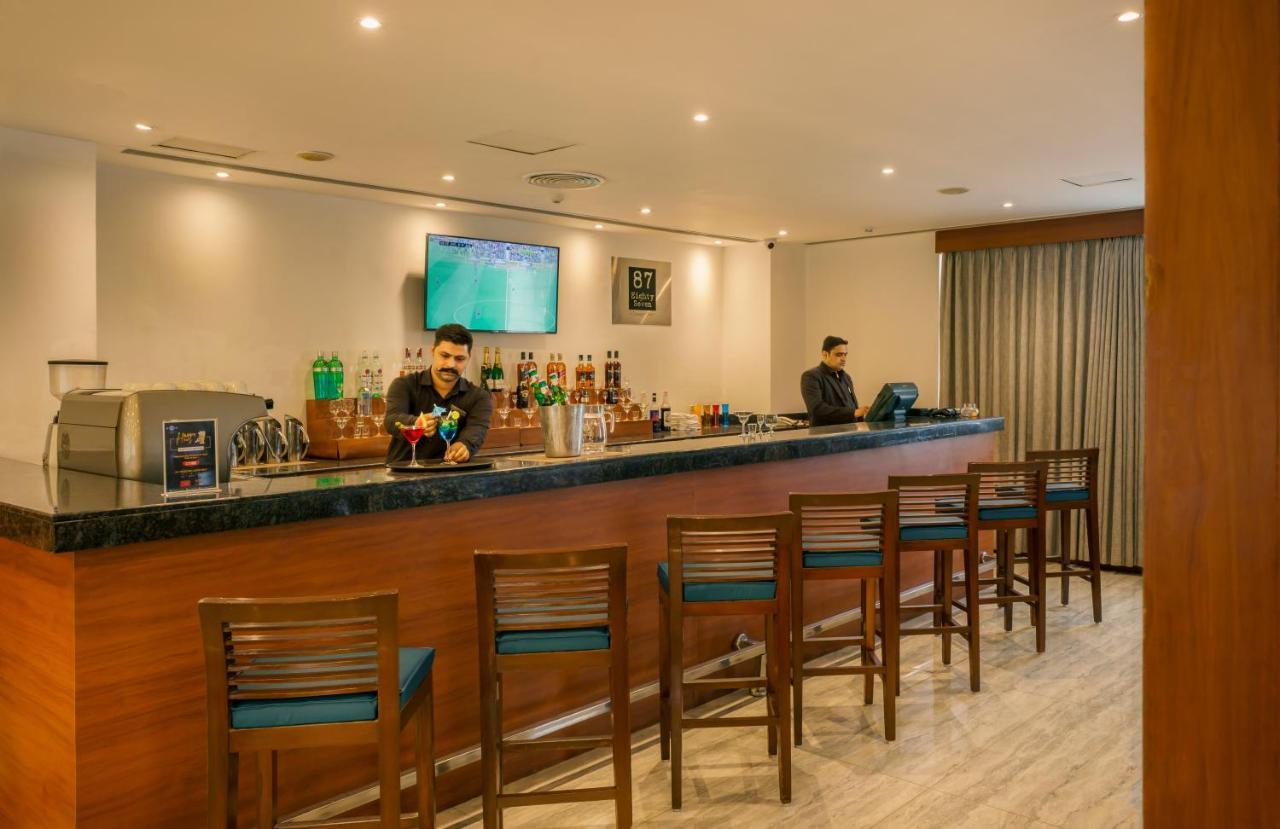 Caspia Hotel New Delhi Dış mekan fotoğraf