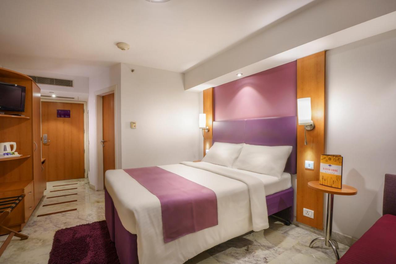 Caspia Hotel New Delhi Dış mekan fotoğraf