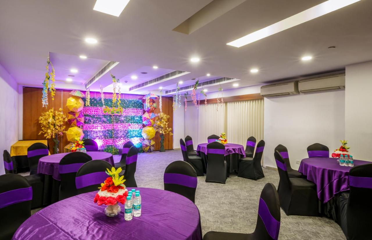 Caspia Hotel New Delhi Dış mekan fotoğraf