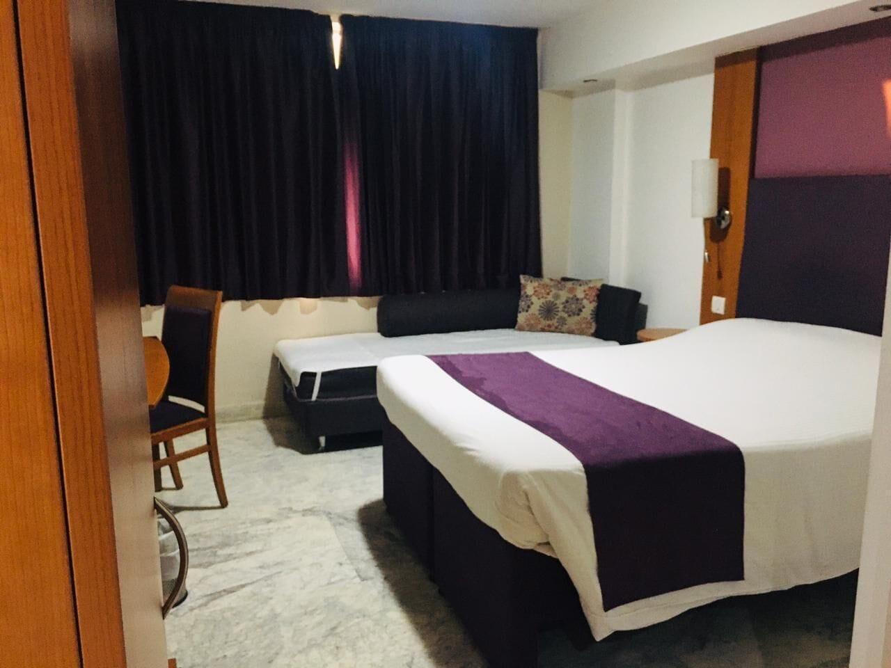 Caspia Hotel New Delhi Dış mekan fotoğraf