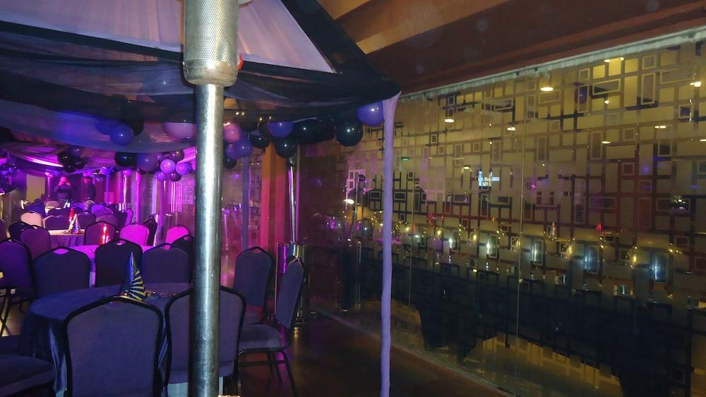 Caspia Hotel New Delhi Dış mekan fotoğraf